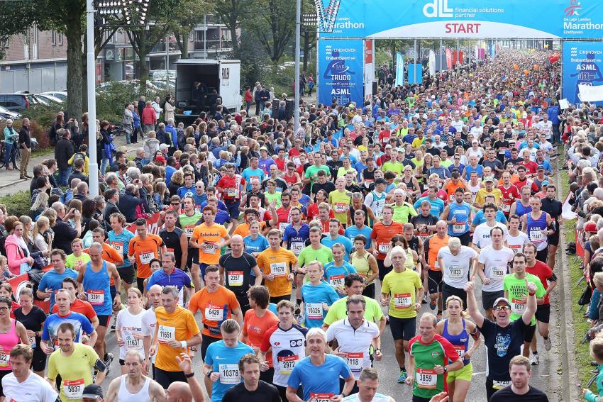 mensen rennen marathon