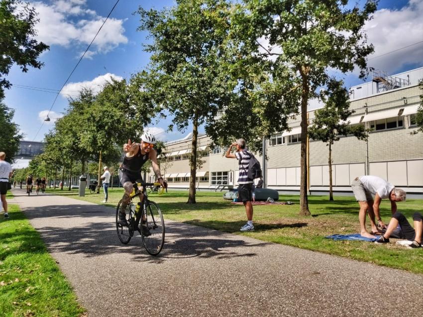 Fietser op High Tech Campus