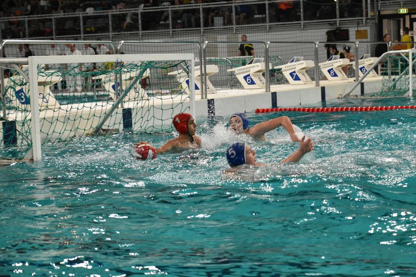 waterpolo spelers in actie