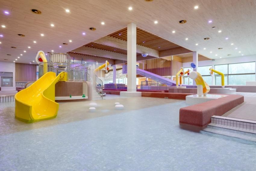 Recreatiebad met peuterbad