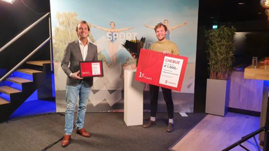 Stijn en winnaar het Beste Sportinitiatief: Wijksportclub Woensel West, klik voor een vergroting