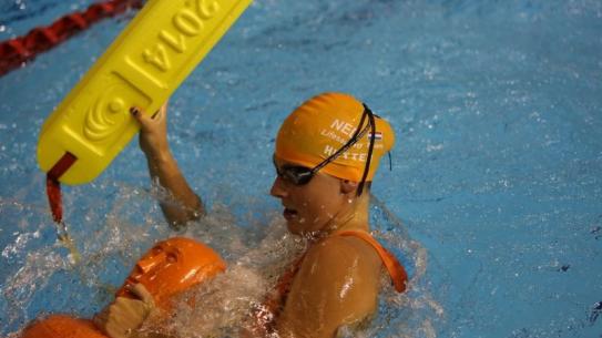 deelnemer orange cup reddingszwemmen , klik voor een vergroting