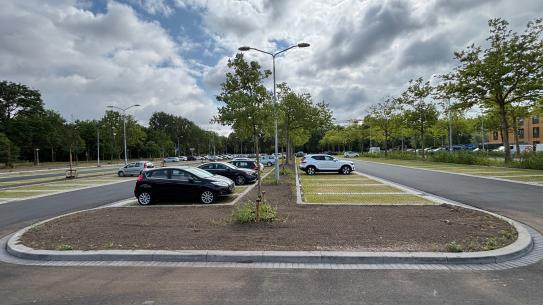Vernieuwde parkeerplaats Antoon Coolenlaan, klik voor een vergroting