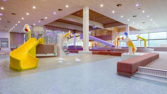 Recreatiebad met peuterbad, klik voor een vergroting