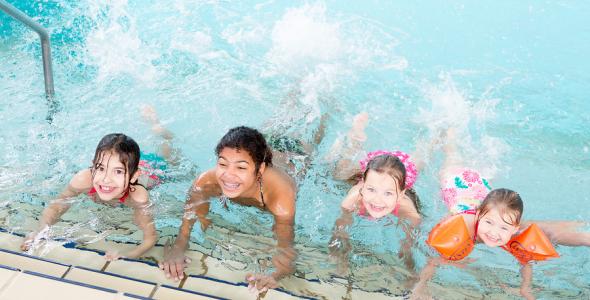 Kinderen in het Ir. Otenbad