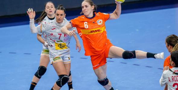 teamNL handbaldames speelster Laura van der Heijden 