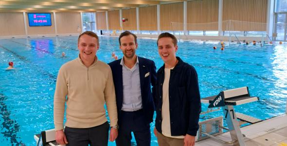 wethouder Maes van Lanschot met nieuwe horecaexploitant Tongelreep 