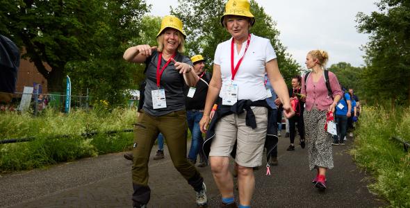 deelenemers van de midzomerwandeltocht 