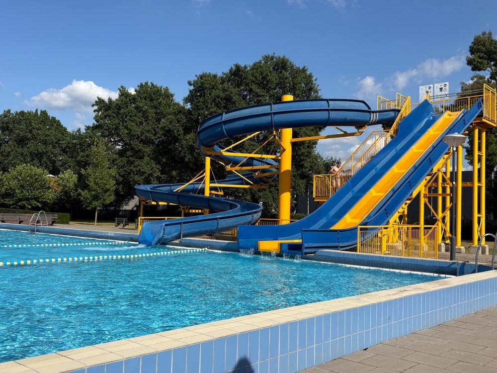 Buitenbad Ottenbad met glijbanen