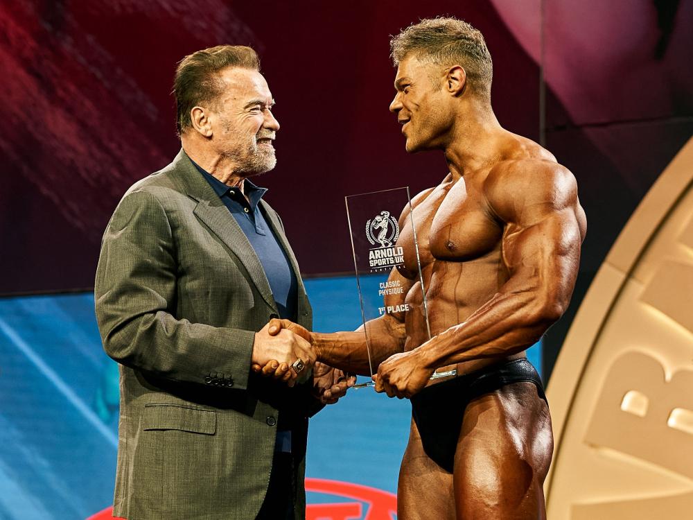 Arnold Schwarzenegger met Wesley Vissers